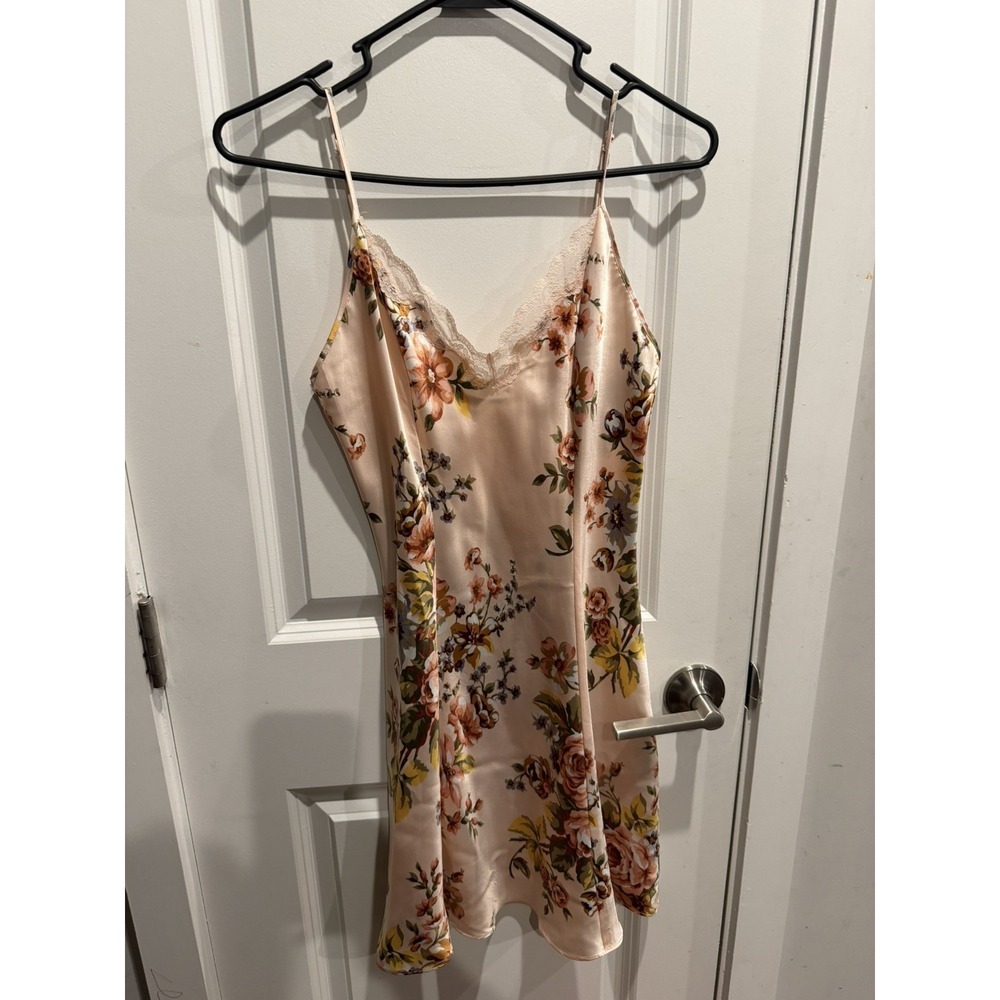 Victoria's Secret  Nightgown Peignoir Gold Label Floral Satin small S